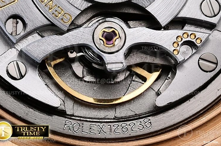 0423 RDD0223A – DayDate 36mm Packable 702